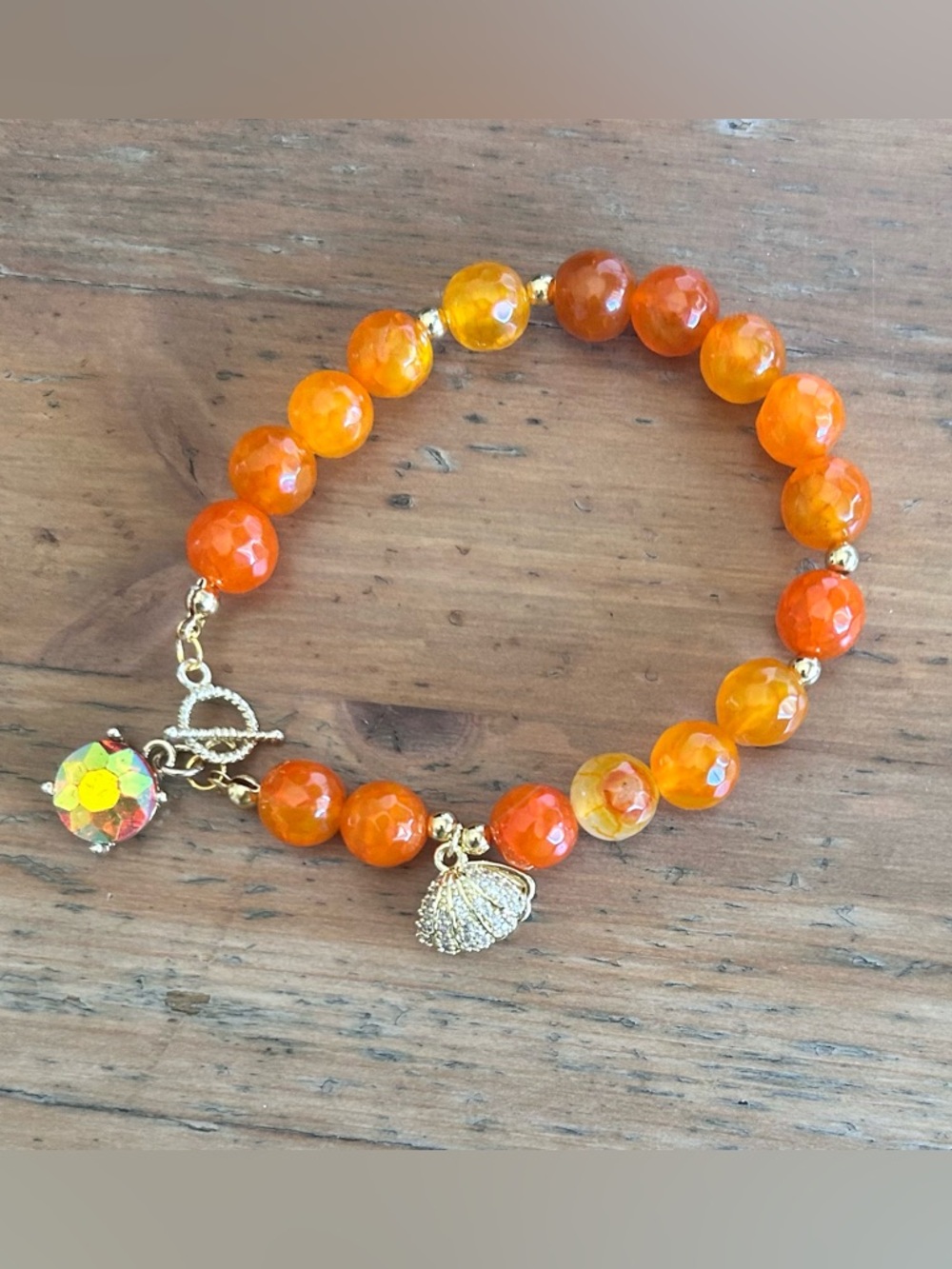Gold Shell Charm Orange Agate Beaded Bracelet